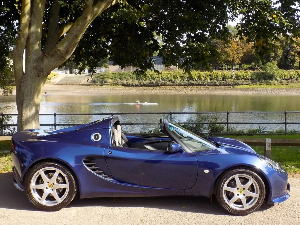2001-lotus-elise-18-big-2