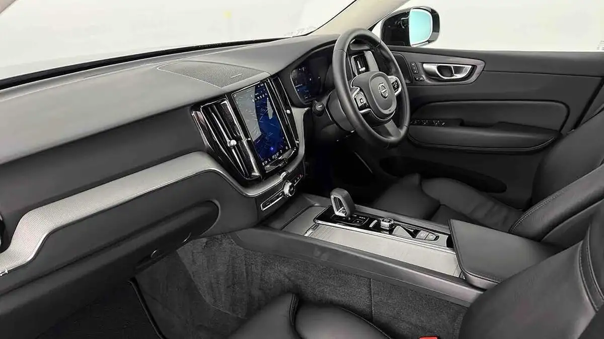 2023-volvo-xc60-20-b5-plus-big-8