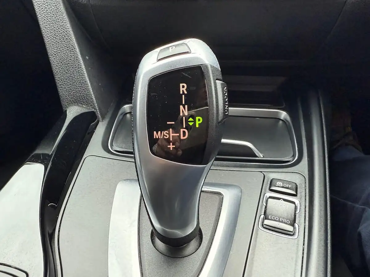 2017-bmw-3-series-15-318i-sport-touring-5d-auto-big-39