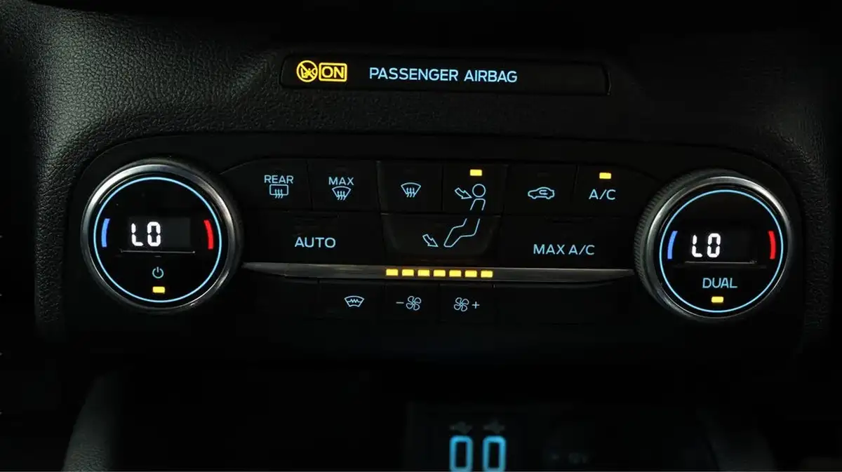 2022-ford-kuga-big-12