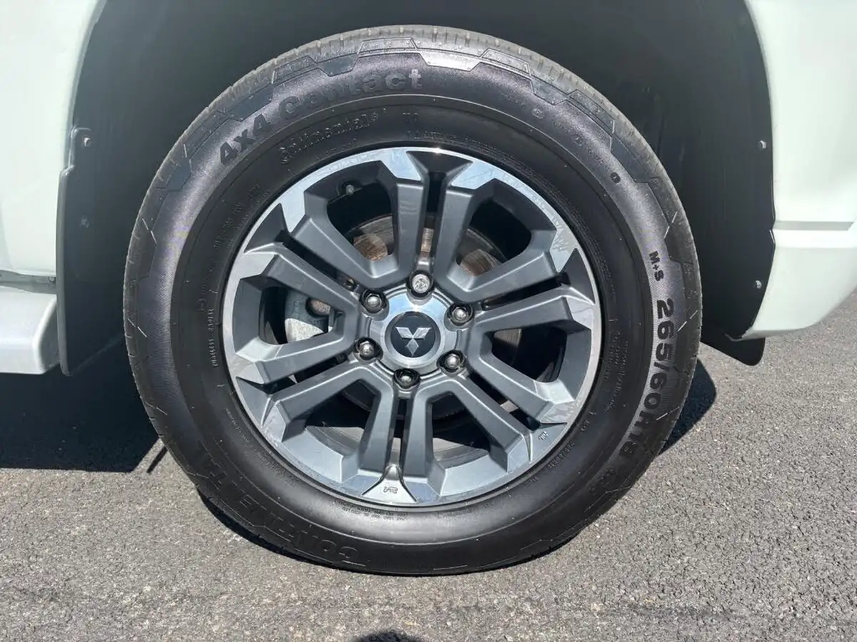 2021-mitsubishi-l200-22di-d-warrior-big-8