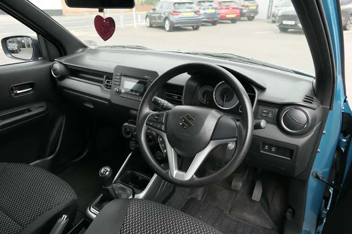 2022-suzuki-ignis-12-dualjet-sz3-big-9