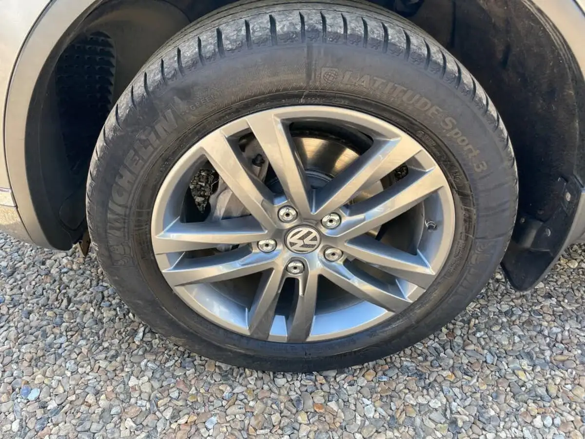 2015-volkswagen-touareg-30td-se-262ps-bmtss-big-3