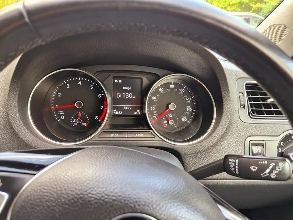 2016-volkswagen-polo-12-tsi-match-3d-big-21