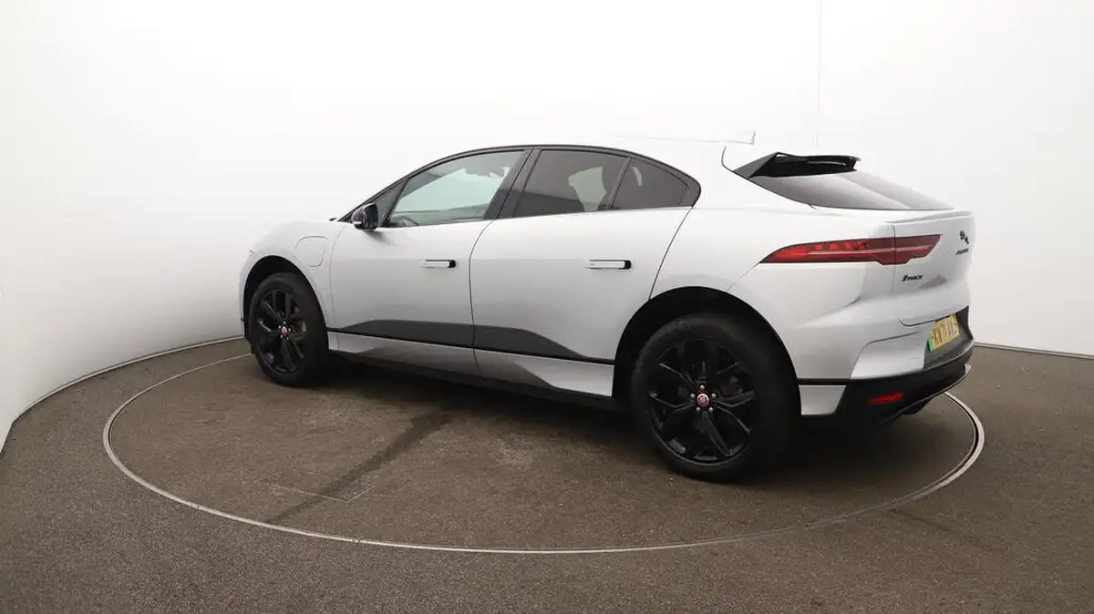 2022-jaguar-i-pace-ev400-hse-black-big-37