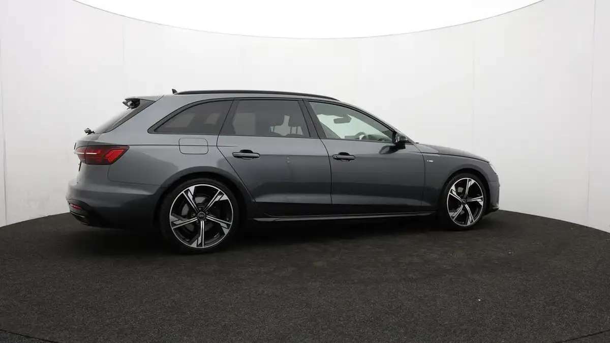 2023-audi-a4-avant-20-35-tdi-black-edition-big-19