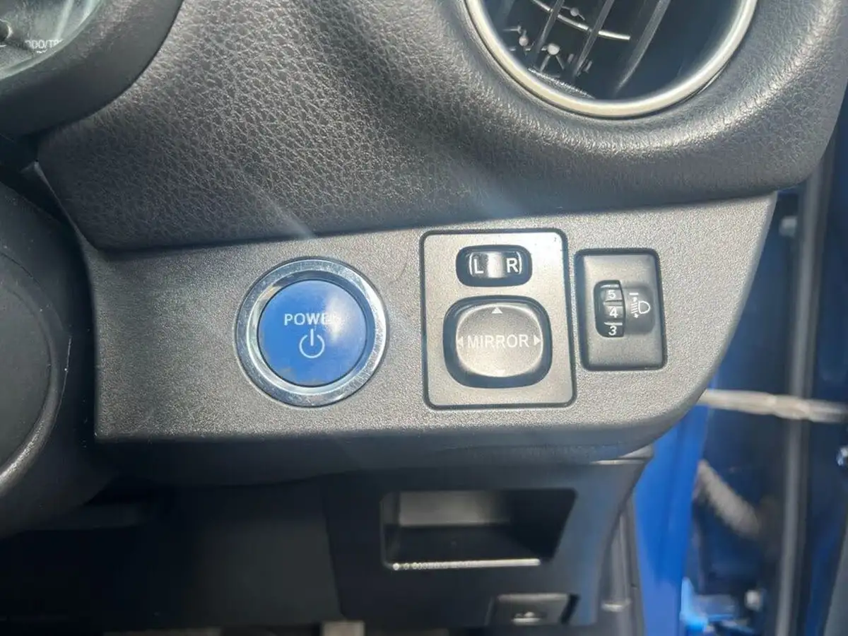 2015-toyota-yaris-15-vvt-i-excel-hybrid-15in-big-30