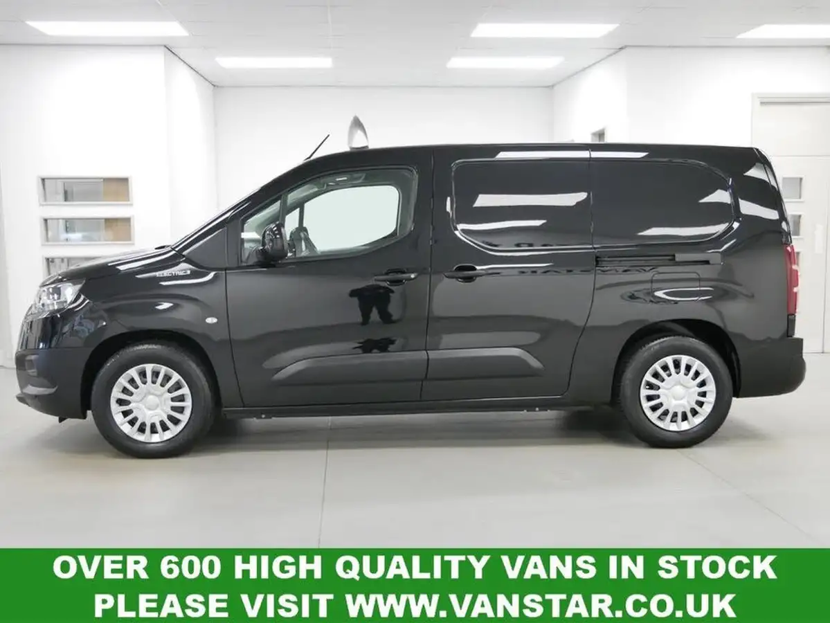 2022-toyota-proace-city-e-icon-l2-big-26