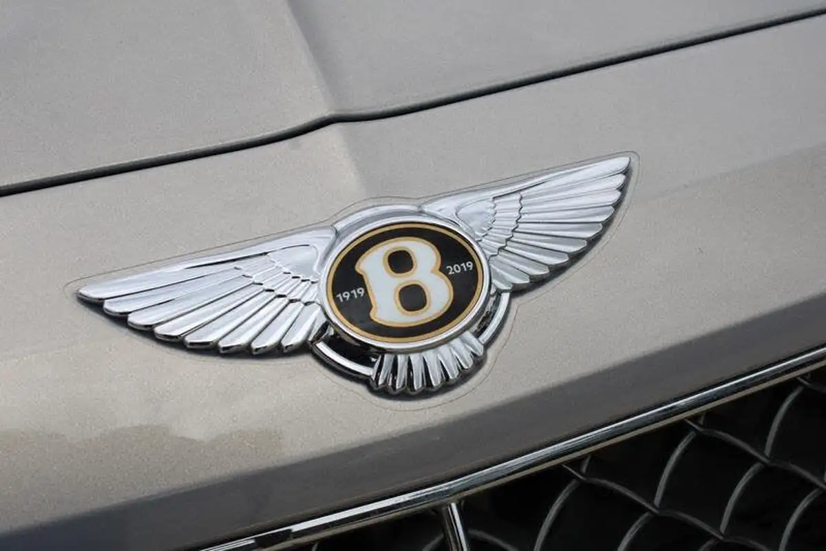 2019-bentley-bentayga-60-w12-speed-big-44