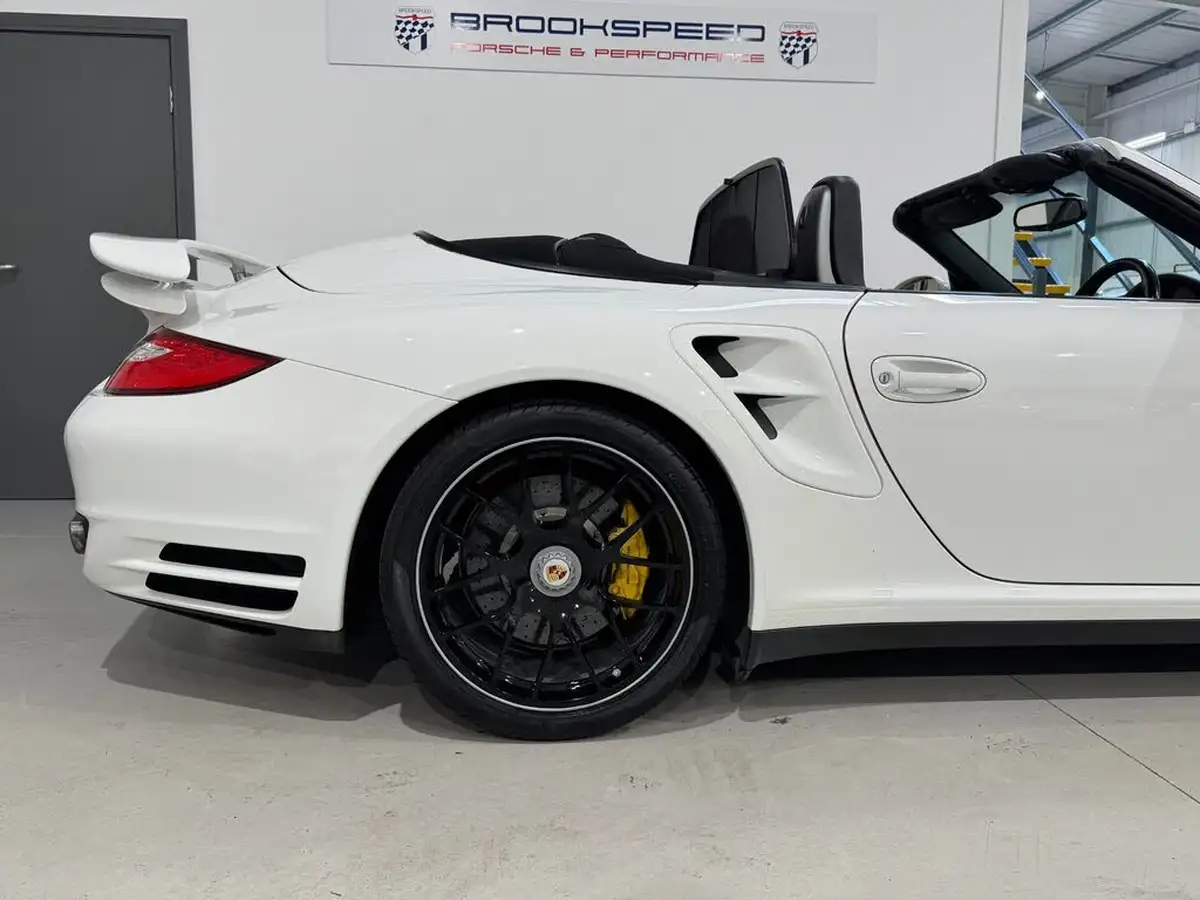 2010-porsche-911-38-turbo-s-cabriolet-big-34