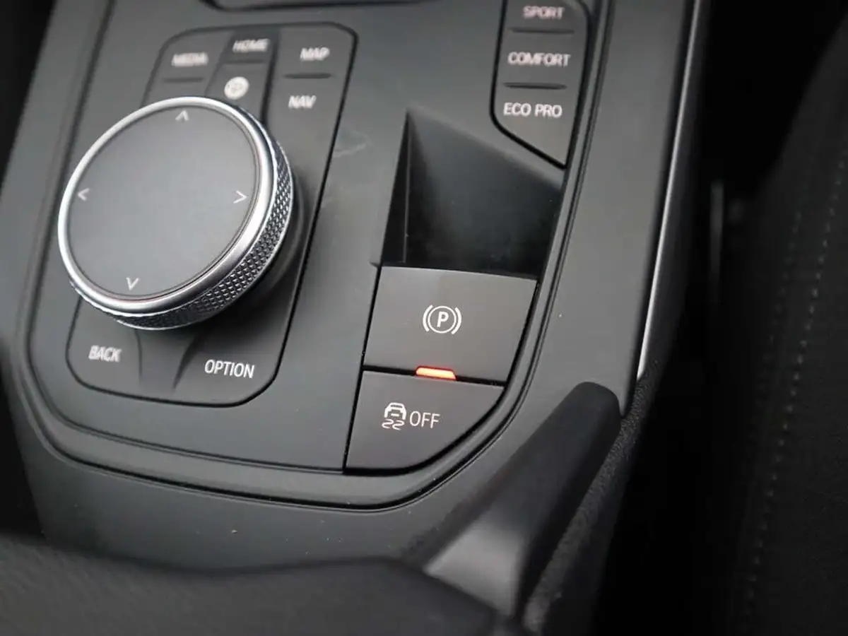2021-bmw-1-series-15td-116d-se-lcp-big-30