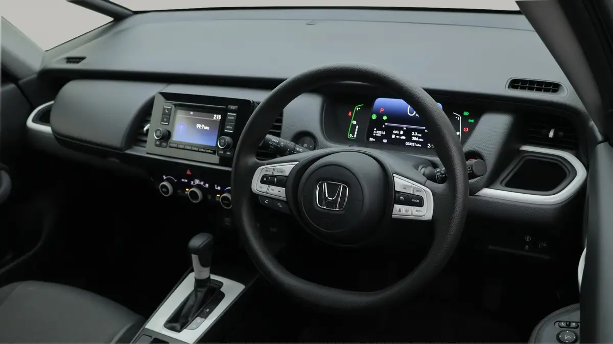2021-honda-jazz-15-i-mmd-se-109ps-big-9