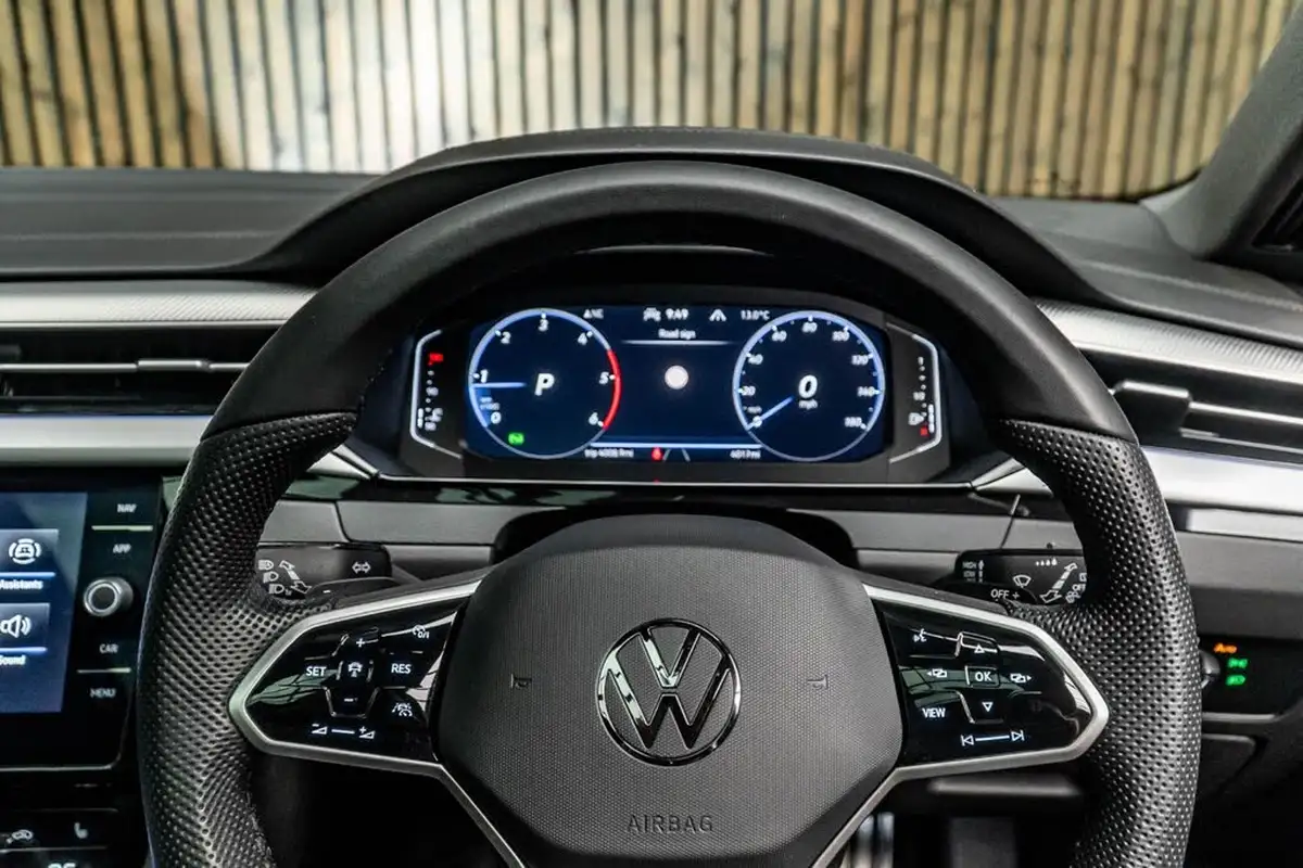 2024-volkswagen-arteon-big-32