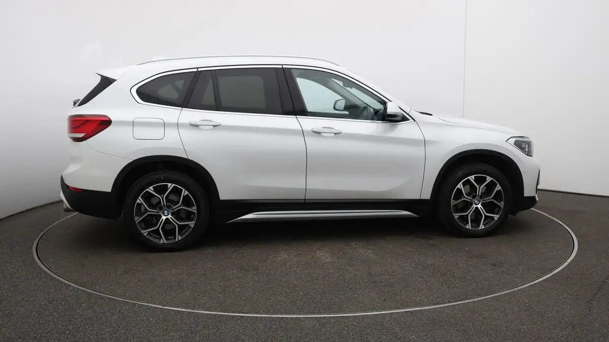 2022-bmw-x1-20-xdrive20i-xline-big-52