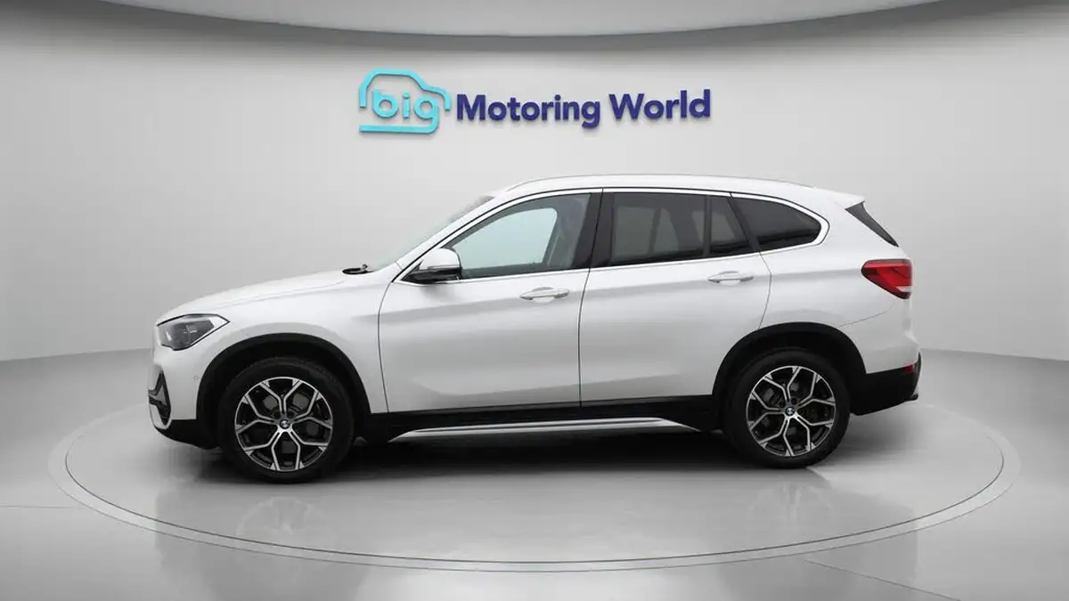 2022-bmw-x1-20-xdrive20i-xline-big-4