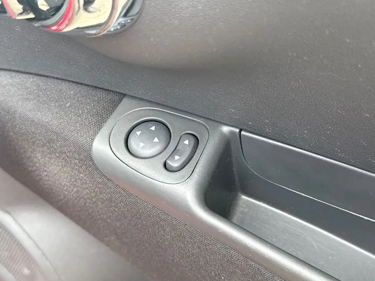 2015-fiat-500-12-lounge-ss-big-18