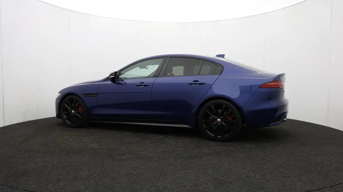 2021-jaguar-xe-20-d200-r-dynamic-black-big-74