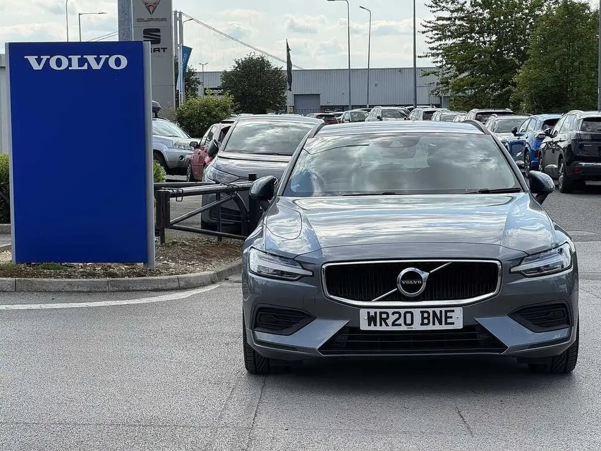 2020-volvo-v60-20-t4-momentum-plus-big-2