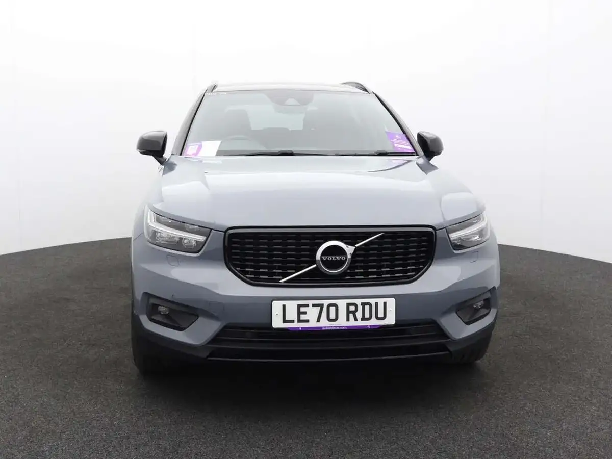 2020-volvo-xc40-15-t3-r-design-geartronic-big-1