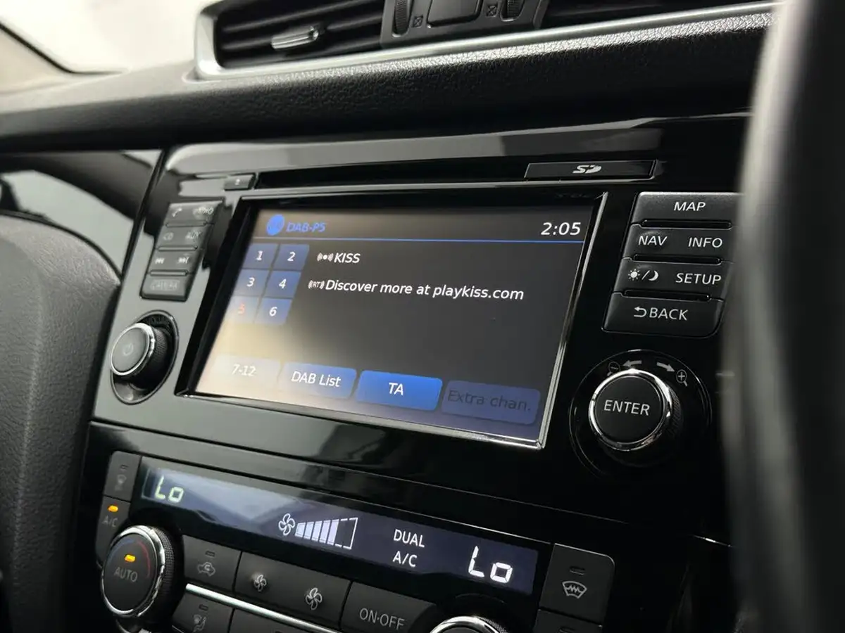 2016-nissan-qashqai-15dci-tekna-big-24