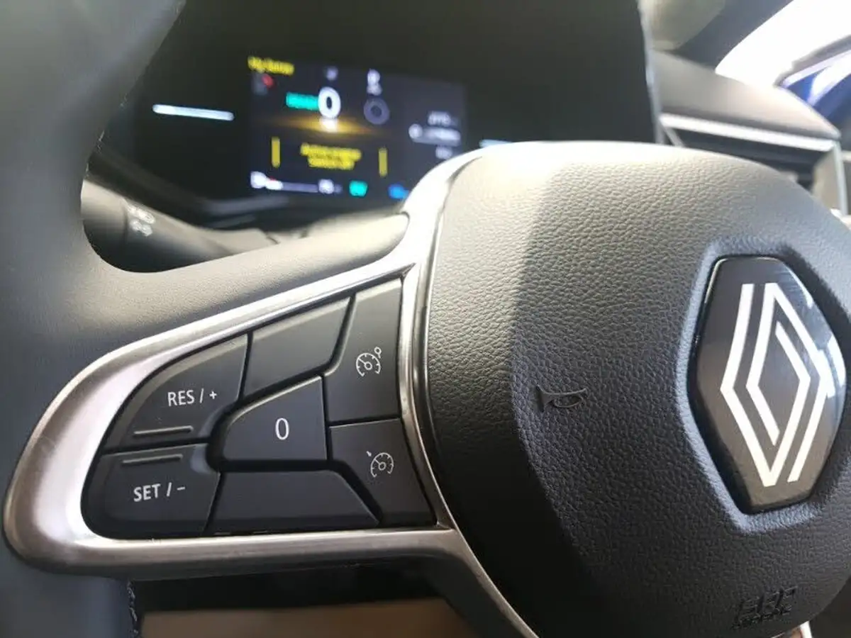 2024-renault-clio-16-techno-big-14