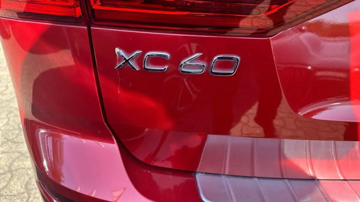 2022-volvo-xc60-20-b5-plus-big-48