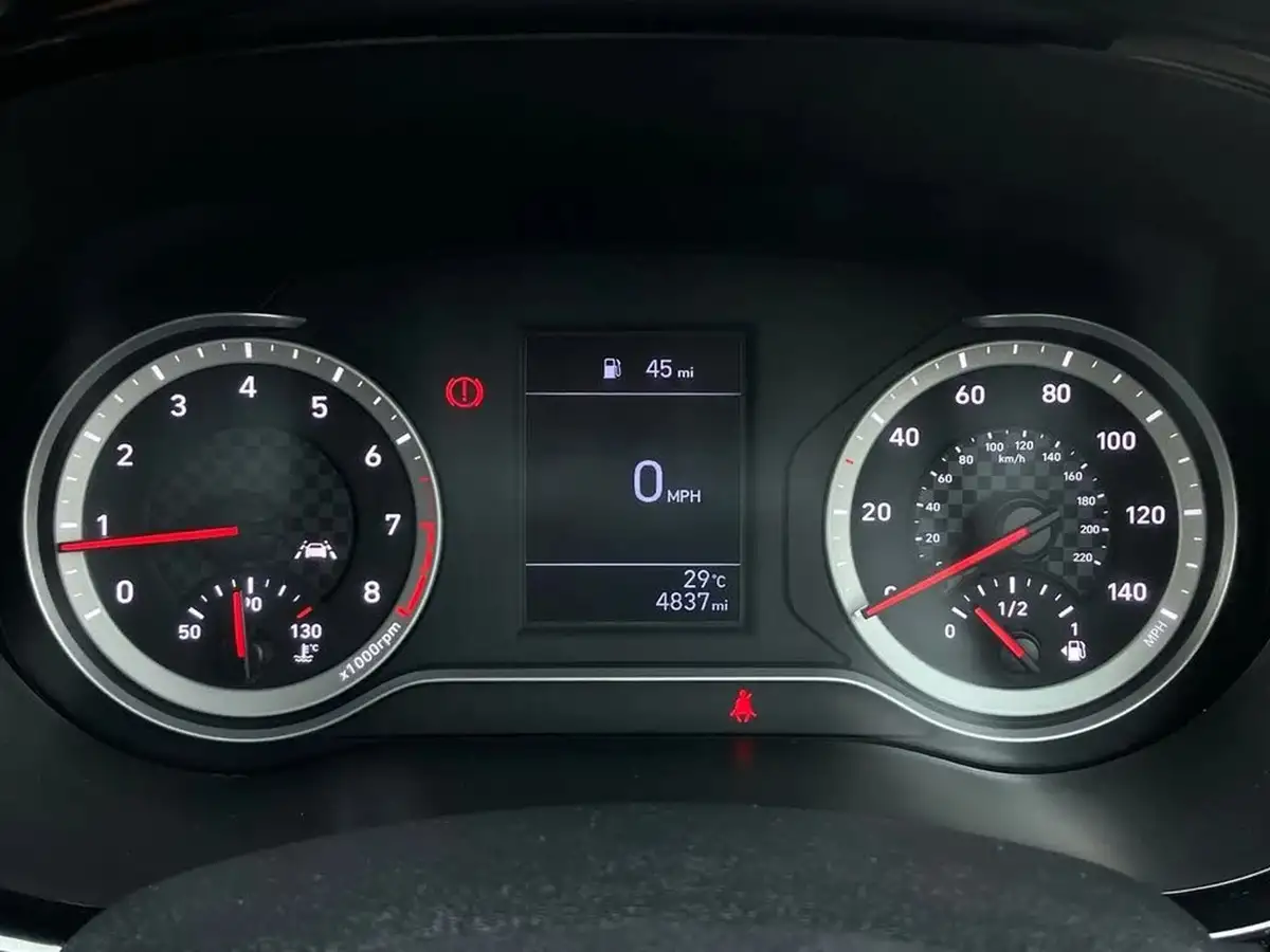 2022-hyundai-i10-10-premium-big-15