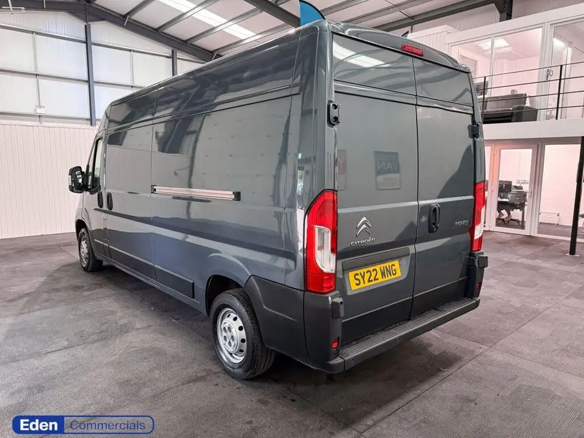 2022-citroen-relay-22bluehdi-35-l3h2-enterprise-panel-big-6
