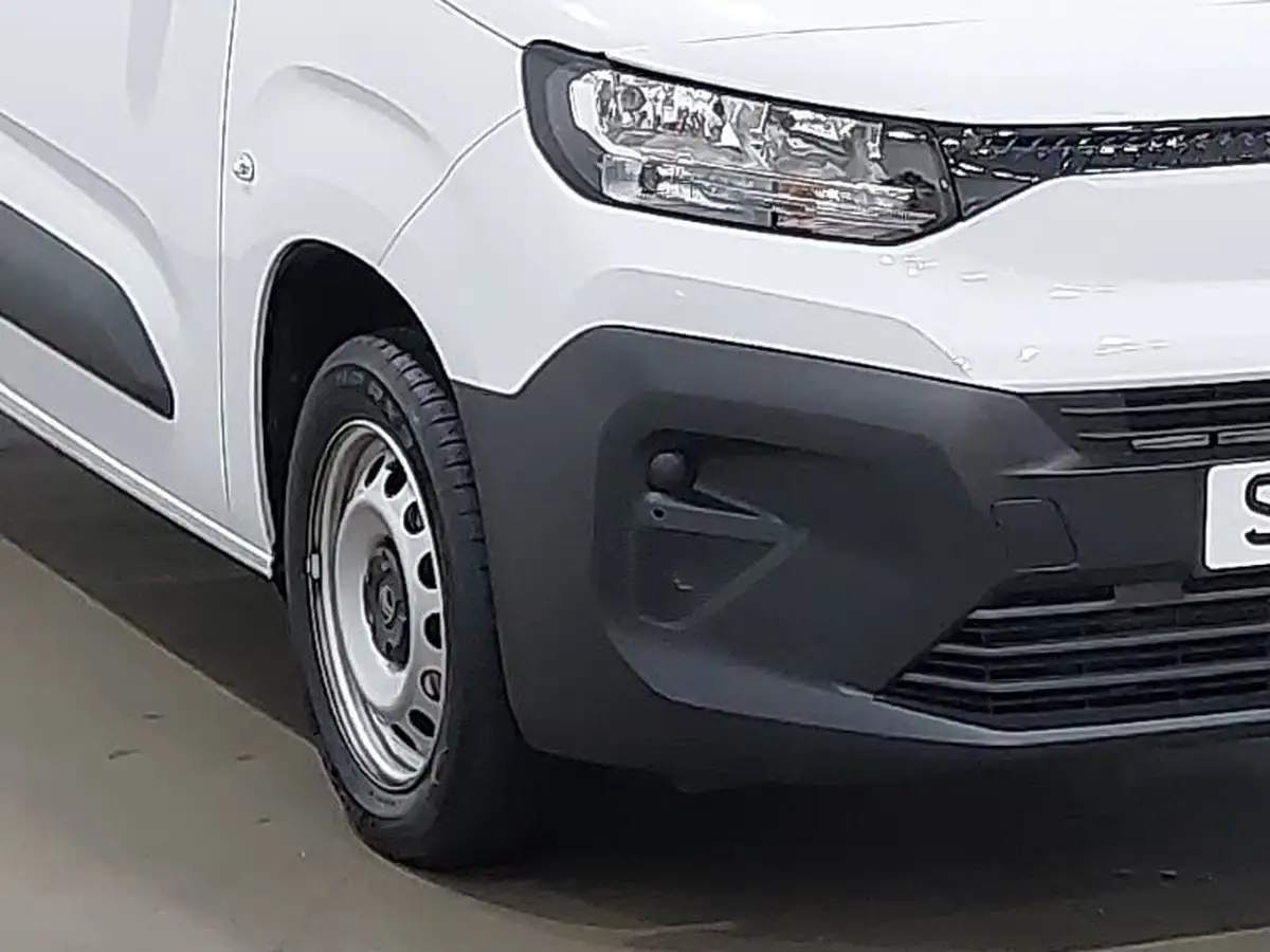 2024-citroen-berlingo-15-bluehdi-m-enterprise-100pseu6e-big-8