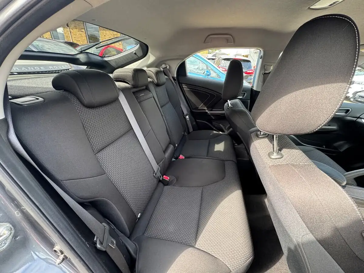 2016-honda-civic-18-i-vtec-se-plus-navi-hatchback-auto-big-39