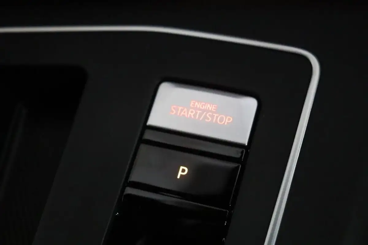 2021-volkswagen-golf-20tdi-gtd-big-32