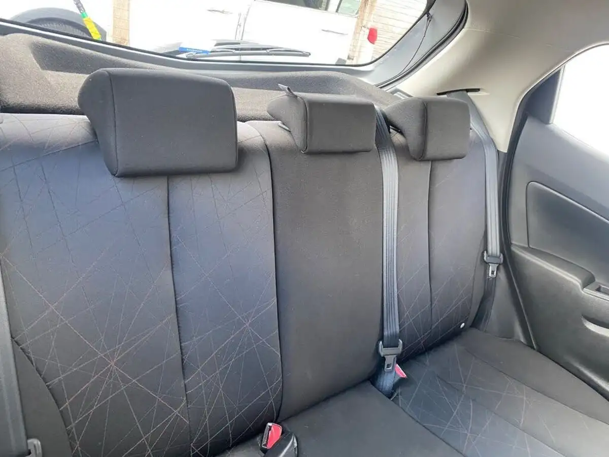 2012-mazda-mazda2-15-ts2-big-15