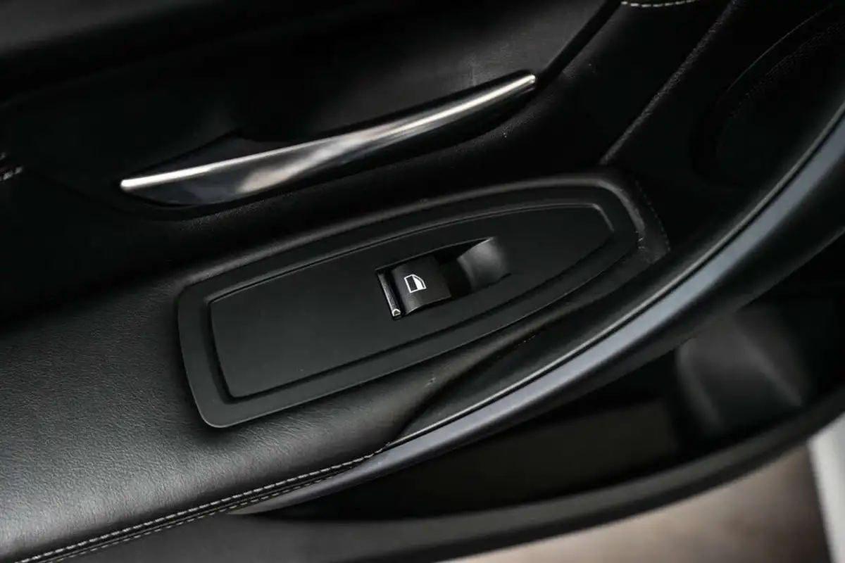 2018-bmw-3-series-30-m3-competition-package-m-dct-big-18