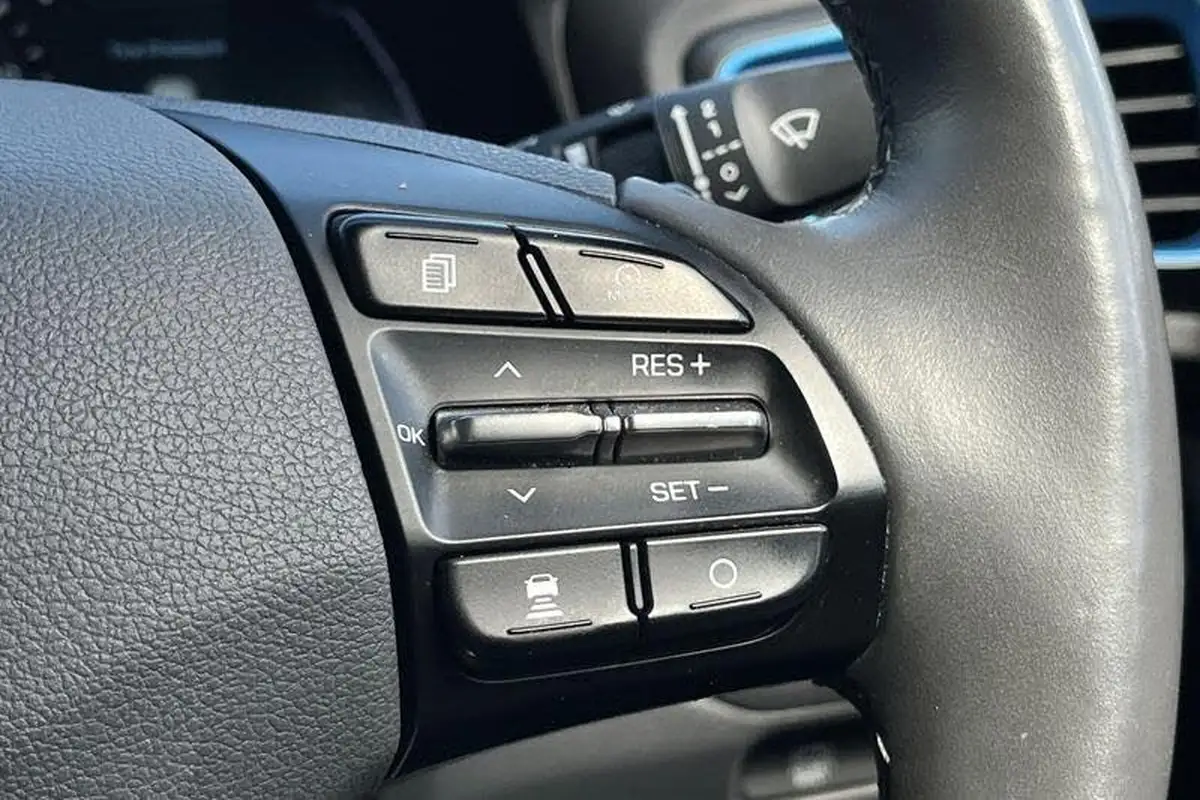 2018-hyundai-ioniq-16-gdi-premium-hybrid-big-35