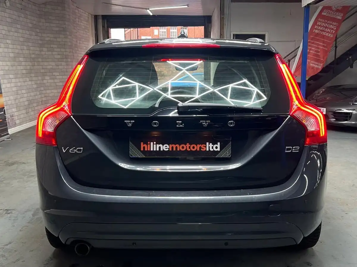 2018-volvo-v60-20td-d2-se-geartronic-big-4