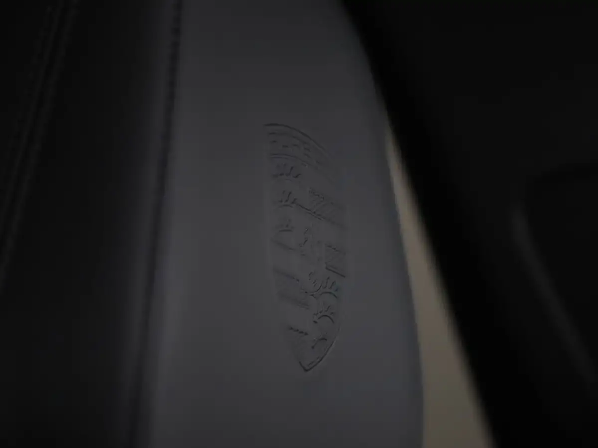 2025-porsche-macan-e-electric-big-39
