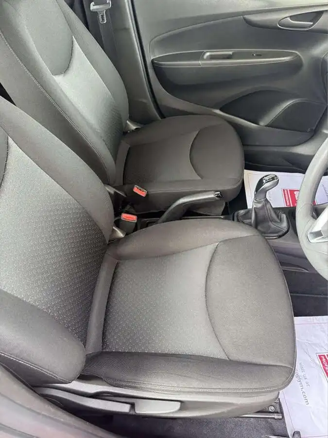 2015-vauxhall-viva-10-se-big-14