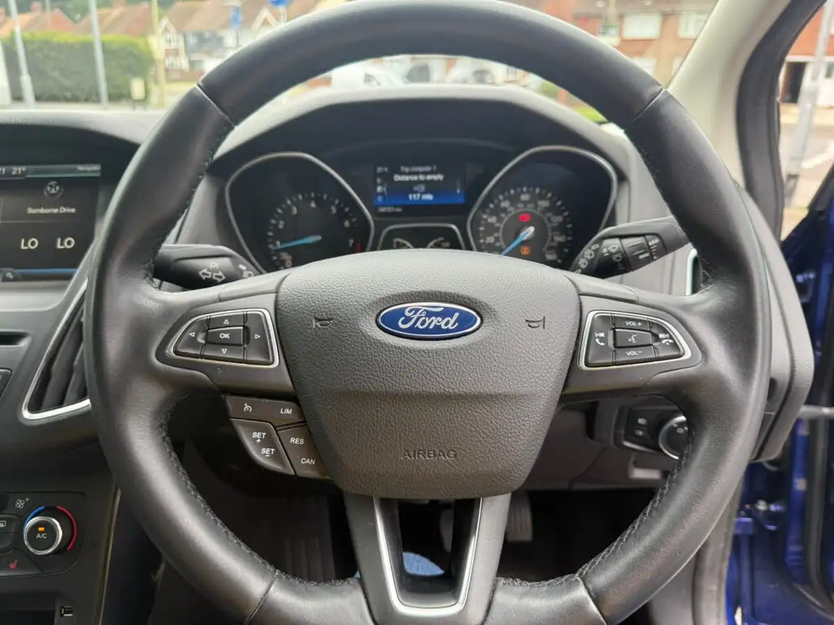 2015-ford-focus-10-titanium-x-t-125ps-hatchback-big-16
