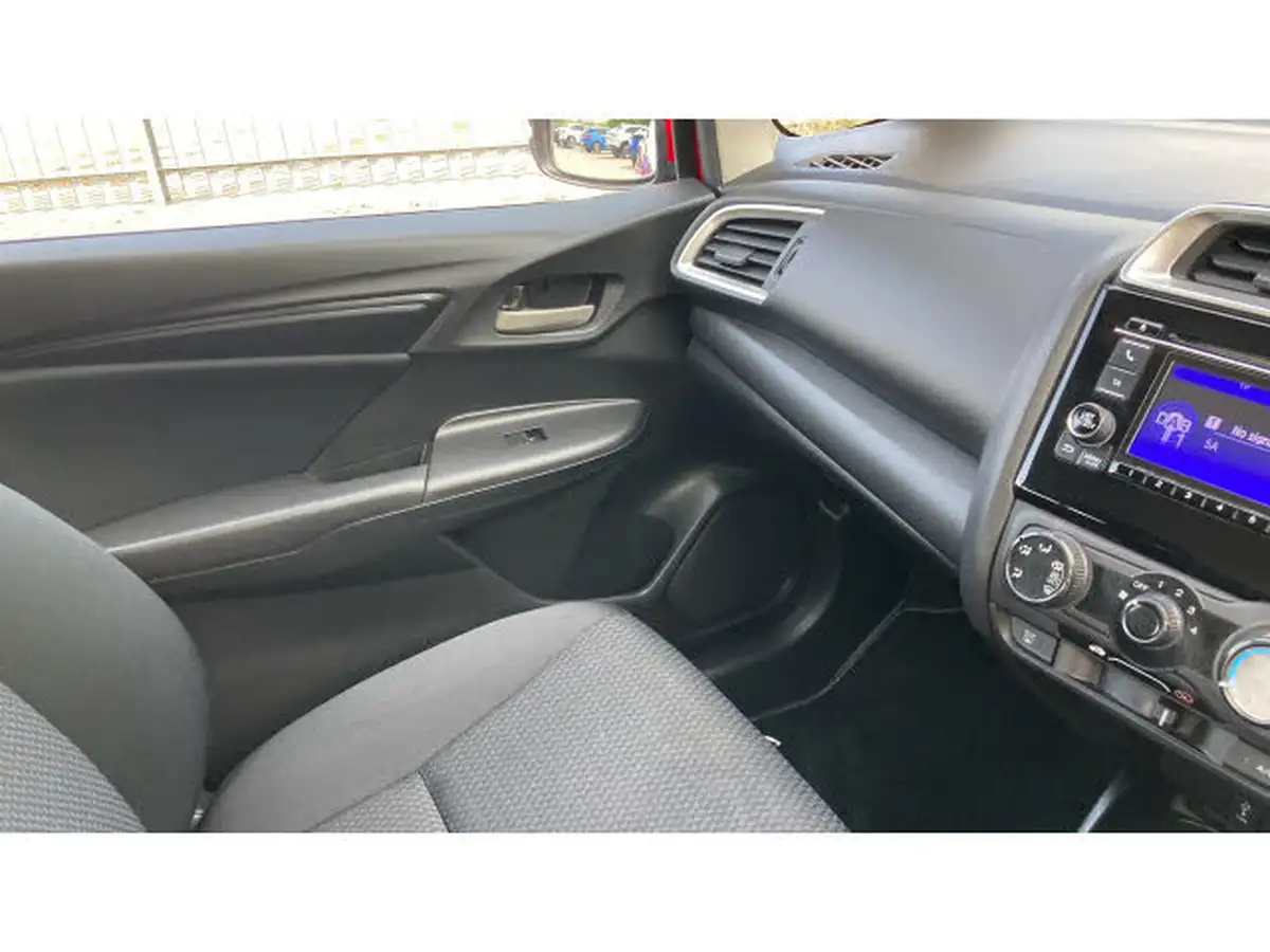 2018-honda-jazz-13-i-vtec-s-big-37