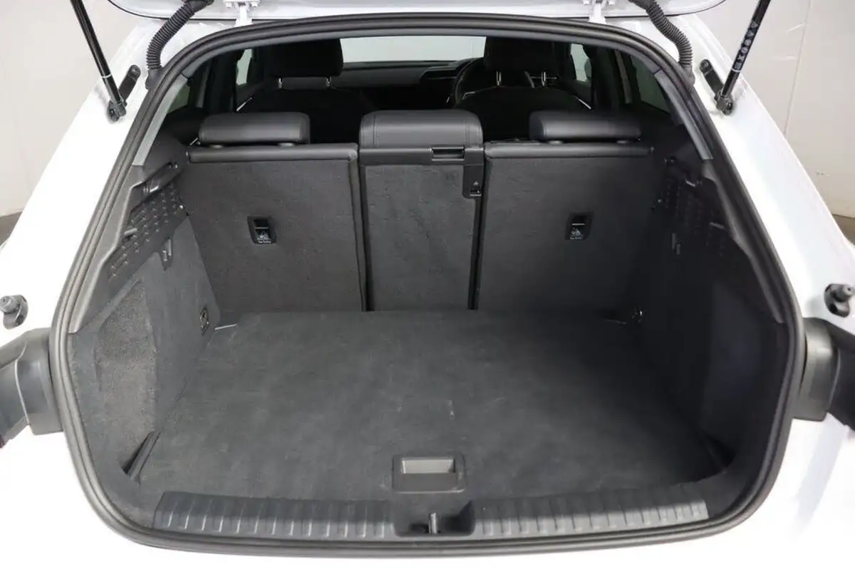 2023-audi-a3-10-30-tfsi-sportback-5d-big-18