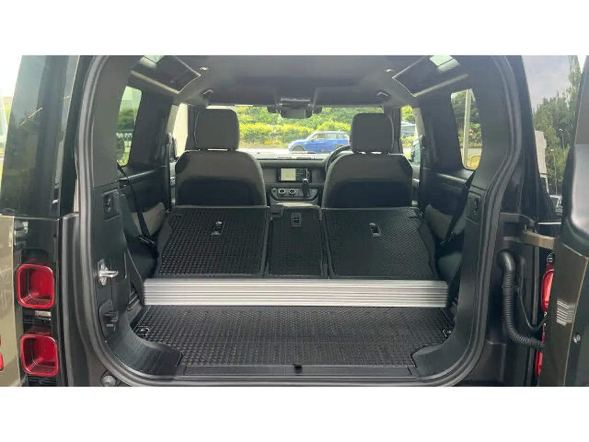 2023-land-rover-90-defender-30-d250-x-dynamic-se-big-9