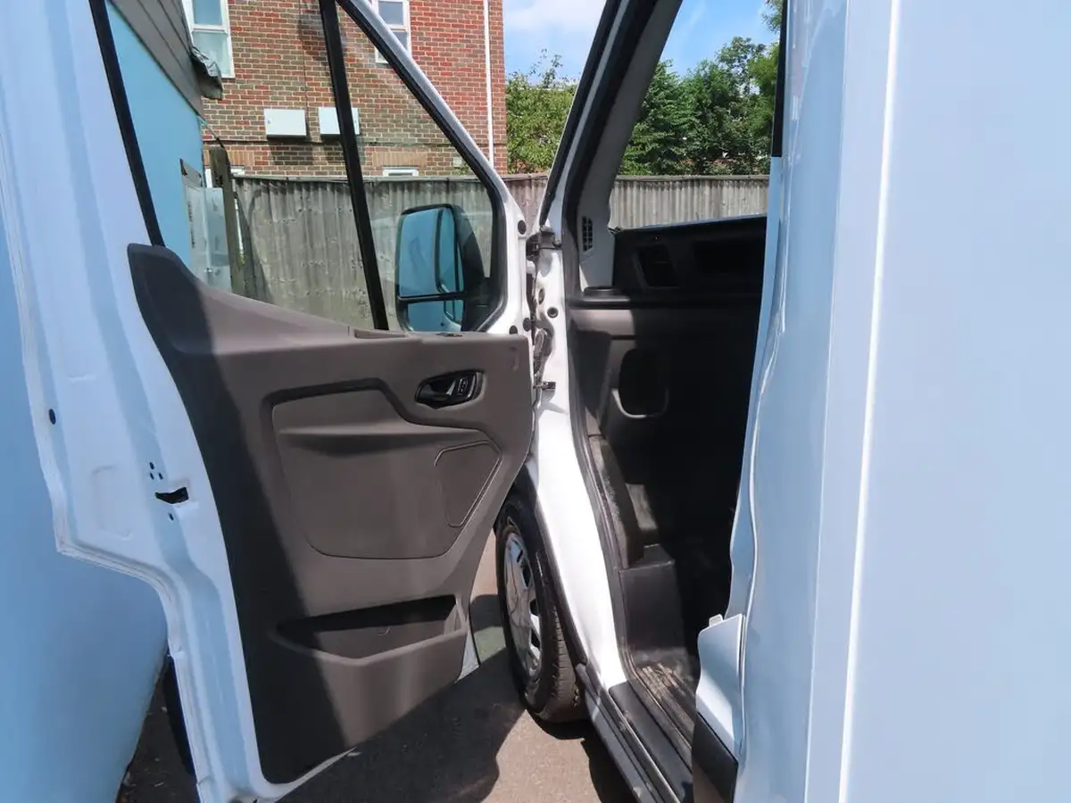 2021-ford-transit-20tdci-350-l3h1-leader-130pseu6dt-fwd-cab-big-23