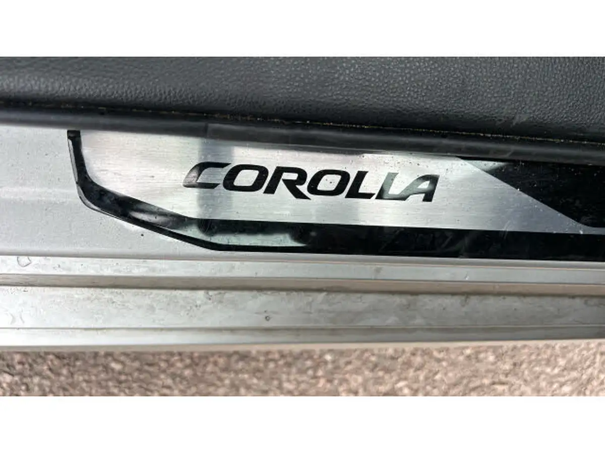 2023-toyota-corolla-20-vvt-i-excel-193bhp-hatchback-big-39