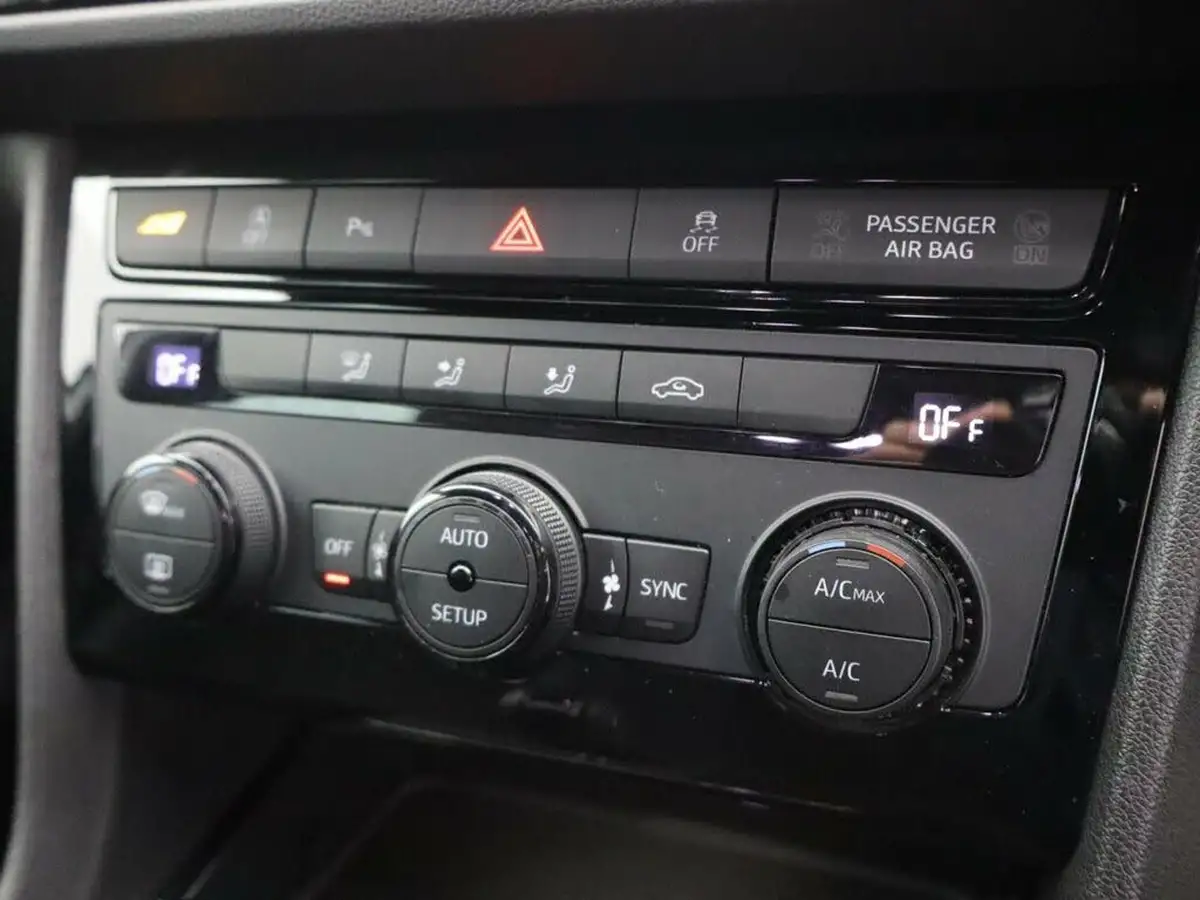 2020-seat-leon-20-tsi-cupra-290-big-7