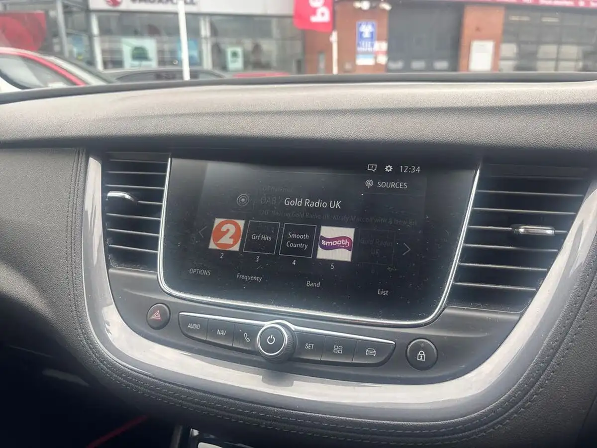 2020-vauxhall-grandland-x-12-sri-nav-big-26