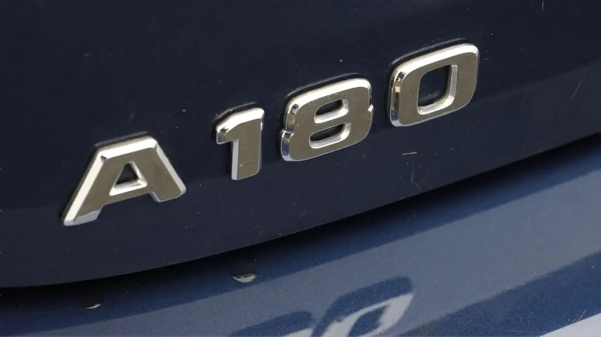 2022-mercedes-benz-a-class-13-a180-amg-line-executive-edition-hatchback-5d-7g-dct-big-21