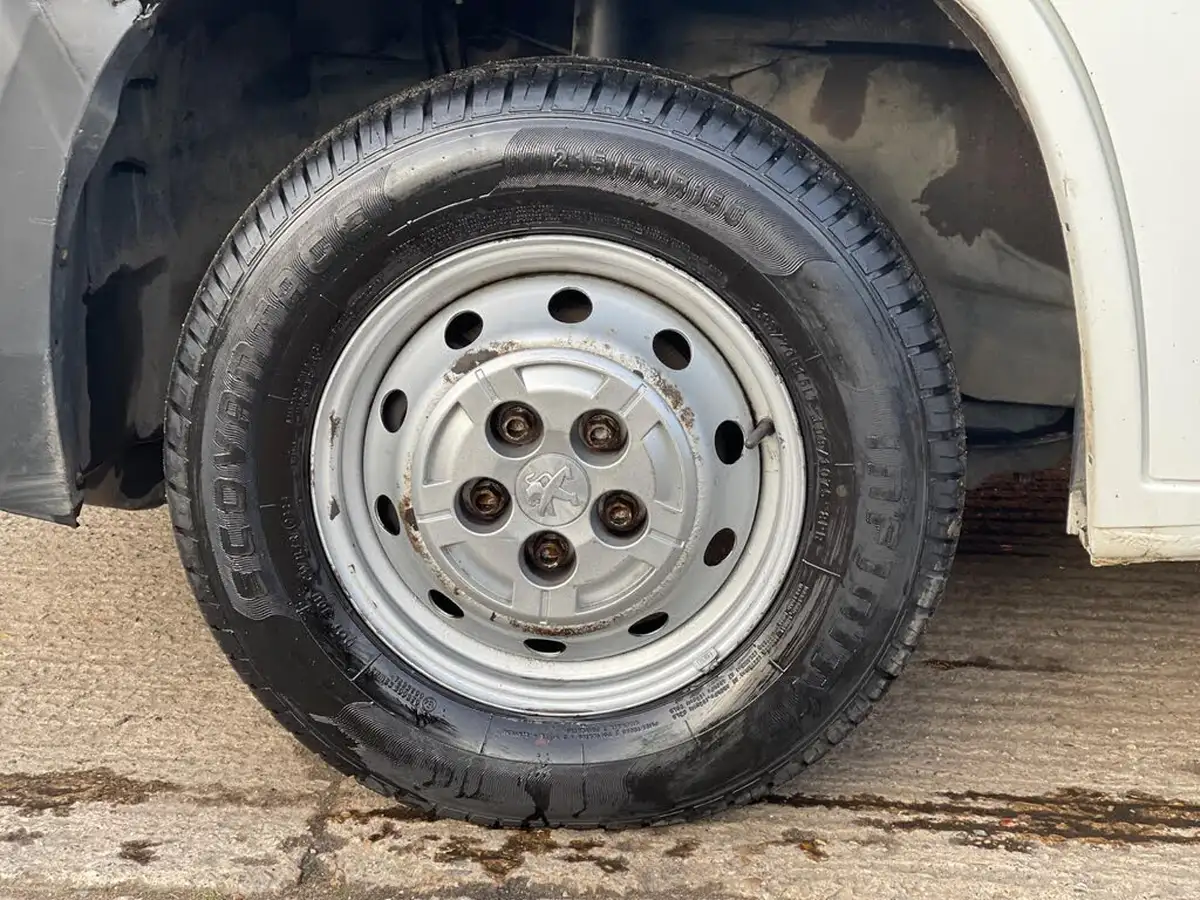 2019-peugeot-boxer-20-bluehdi-335-l2-h2-big-36