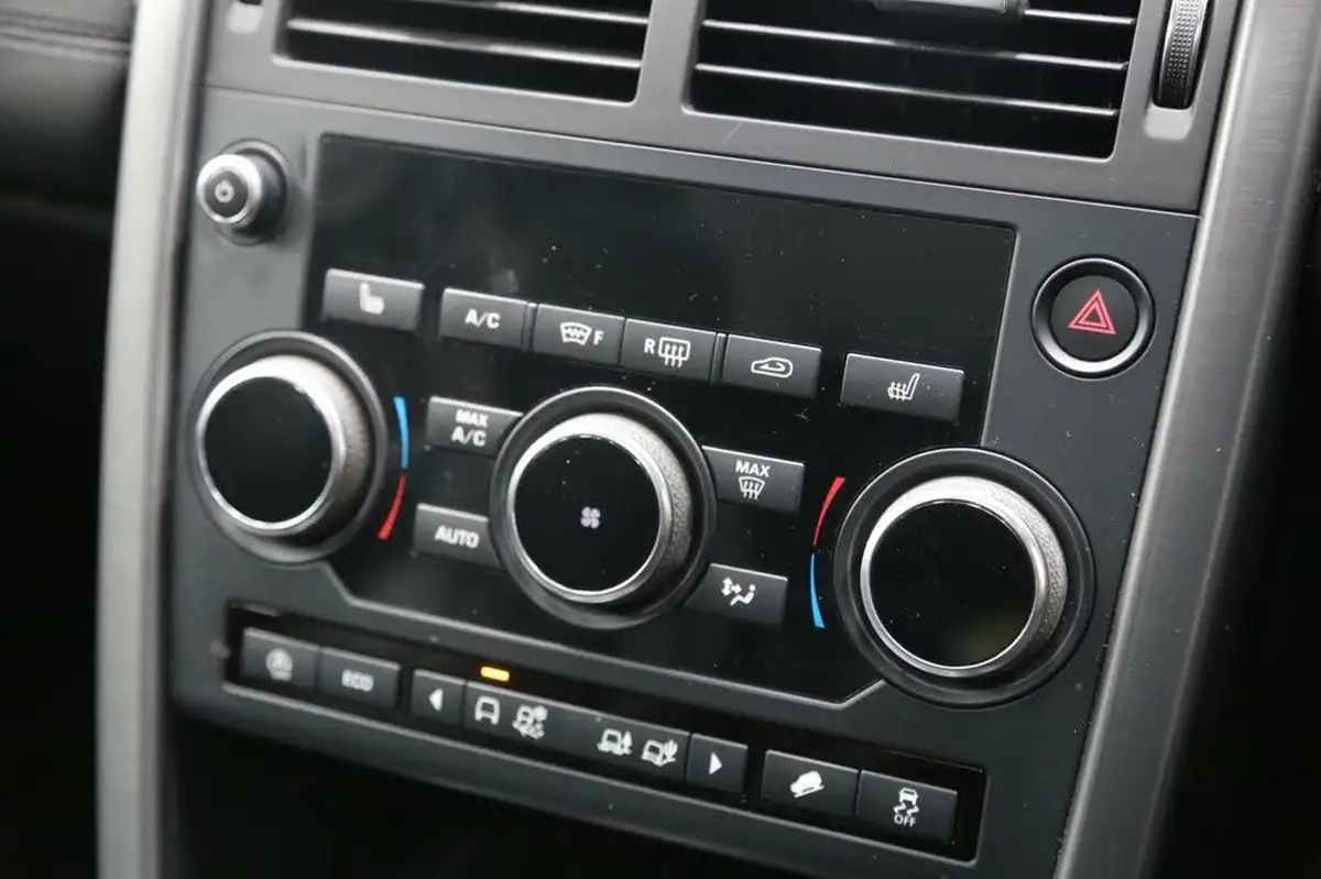 2019-land-rover-discovery-sport-20td4-landmark-big-54