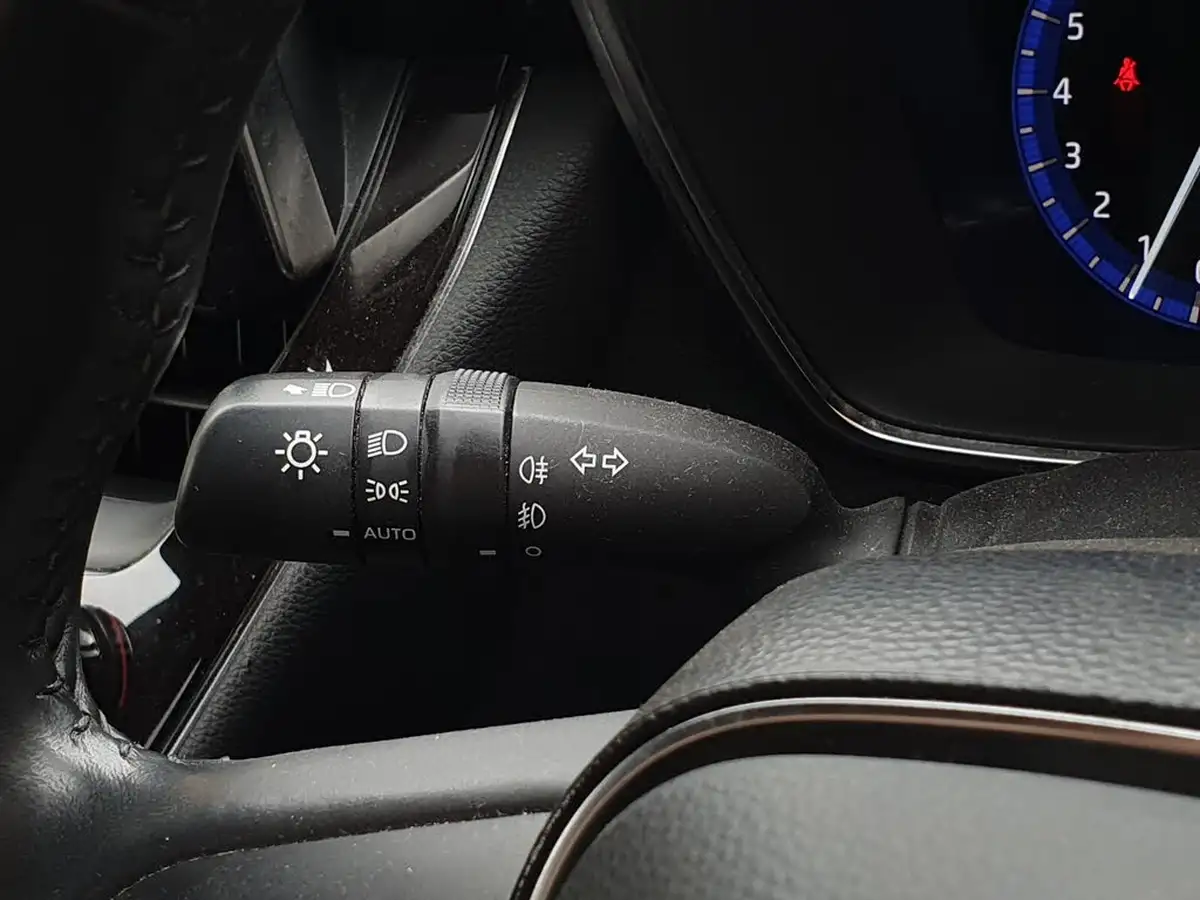 2019-toyota-corolla-12-vvt-i-design-spare-wheel-hatchback-big-21