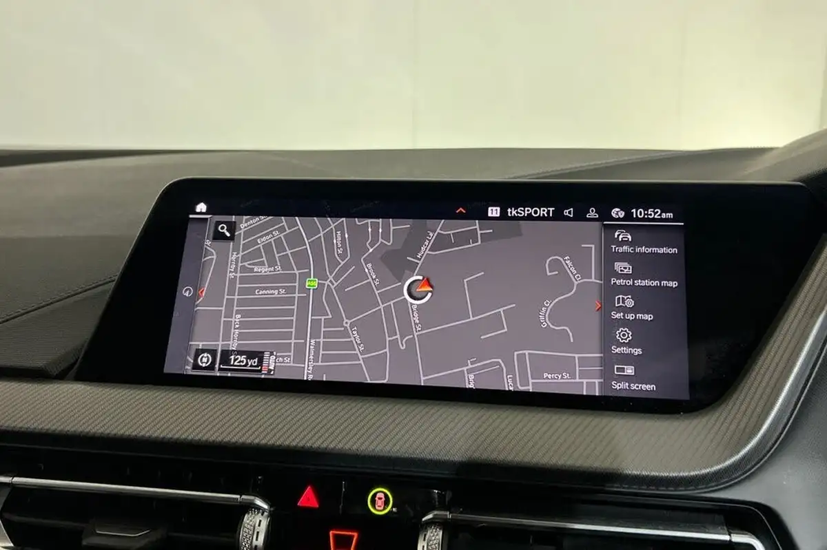 2021-bmw-1-series-big-17